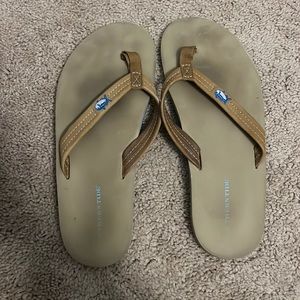 Southern tide flip flops